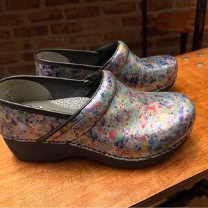 NEW✨Dansko Professional Clogs with Splatter Design